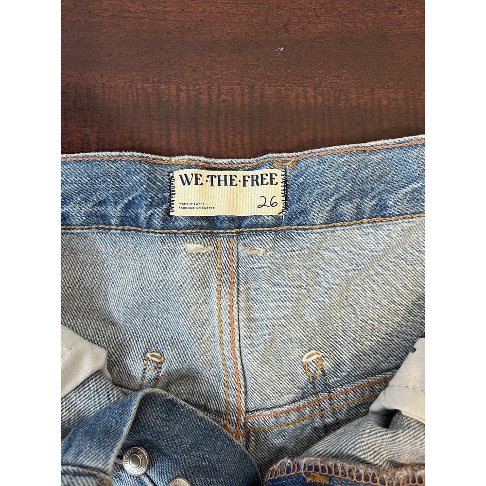 We The Free Womens Size 26 Light Wash Distressed Denim Cut Off Jean Shorts NWT - Picture 6 of 8